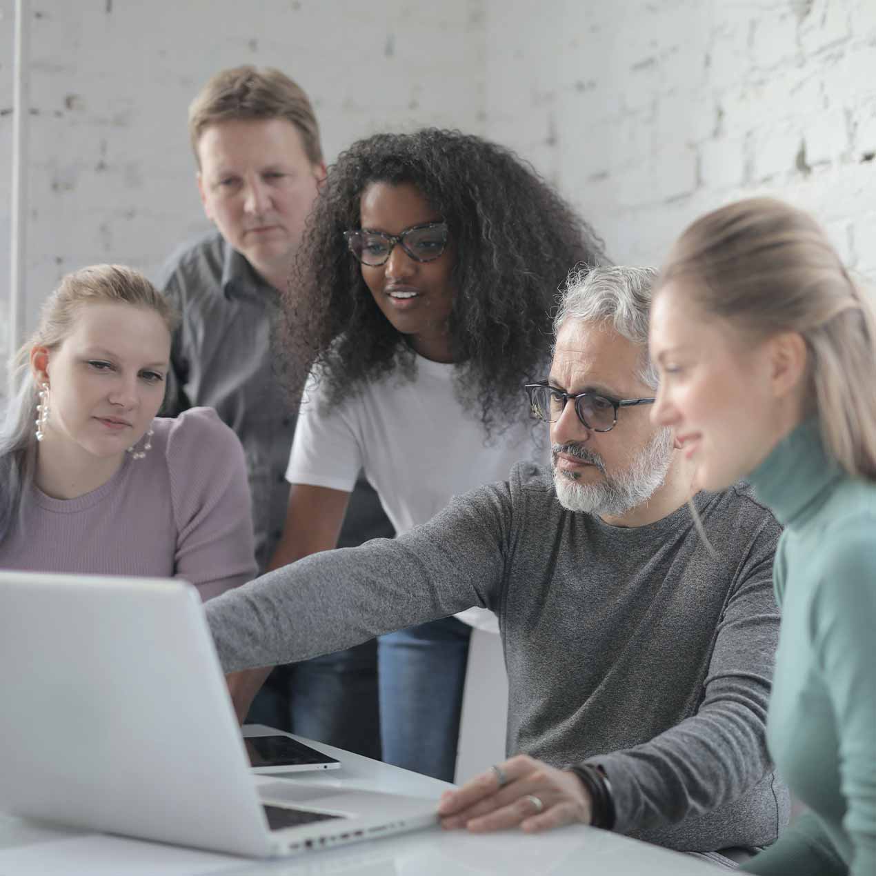 За нас Who we are